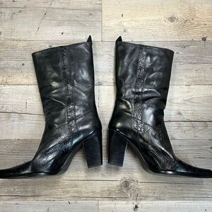 ANTONIO MELANI Black Heeled Boots Sleek Design